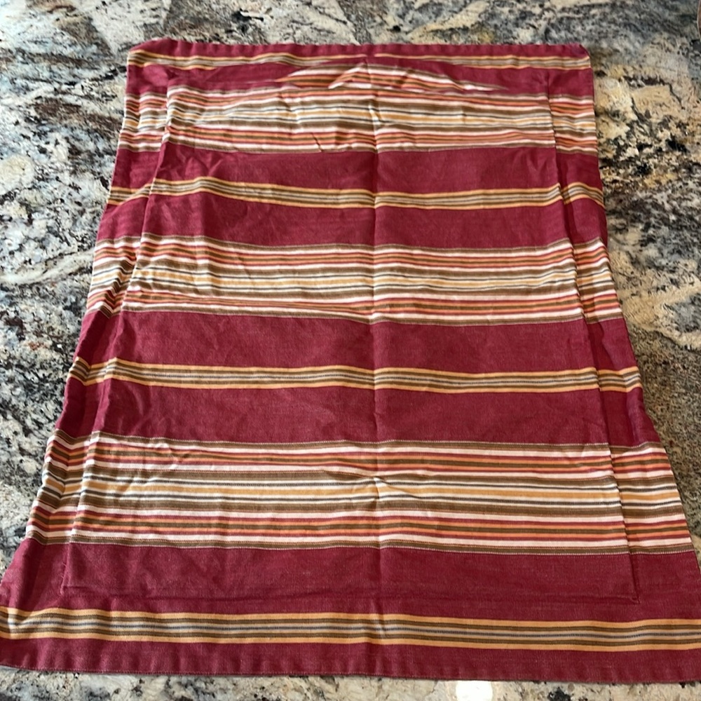 Pottery Barn striped duvet cover, King, 2 decorative pillowcases - Picture 2 of 6